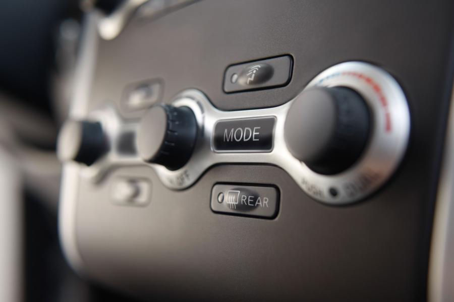  Nissan Murano dCi 2010 года  (фото 32 из 34)